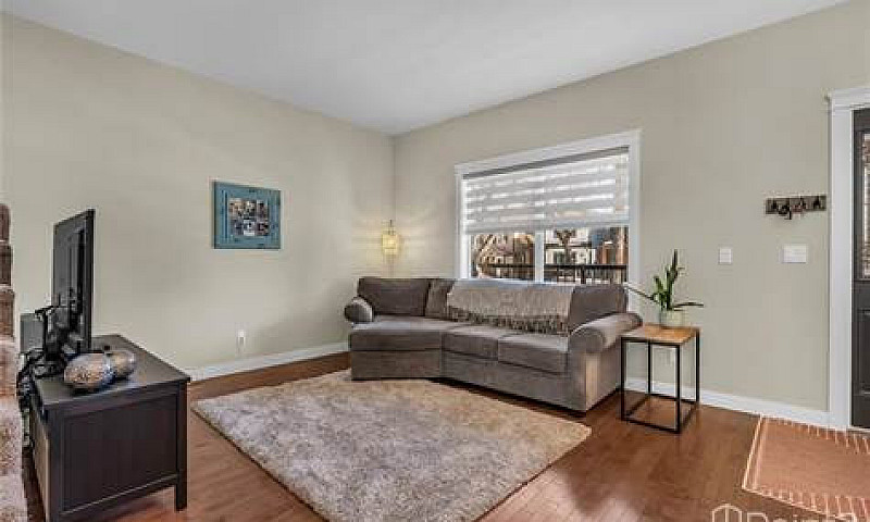 923 5Th Avenue N...