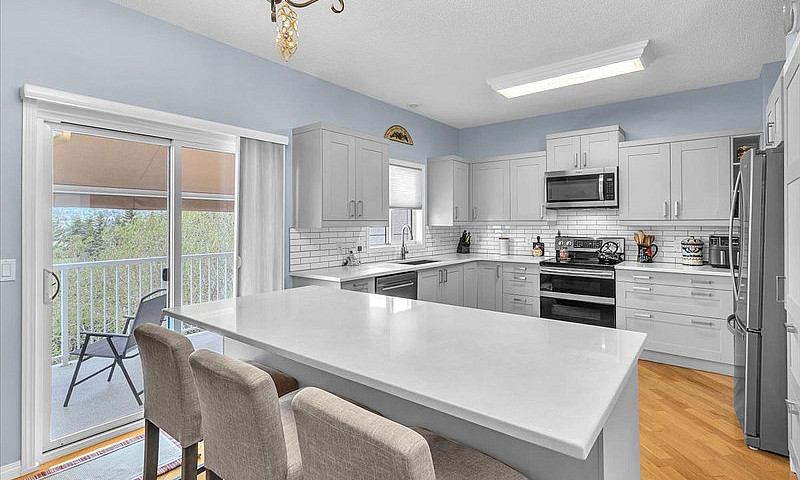 Just Listed!! 2 Bdrm...