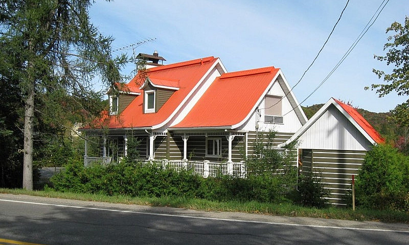 $725,000 - 1 1/2 Sto...
