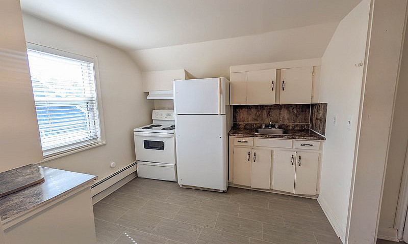 42 Leeper St, St. Ca...