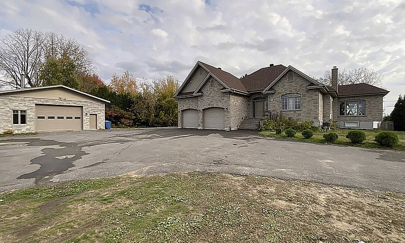 925 000$ - Bungalow ...
