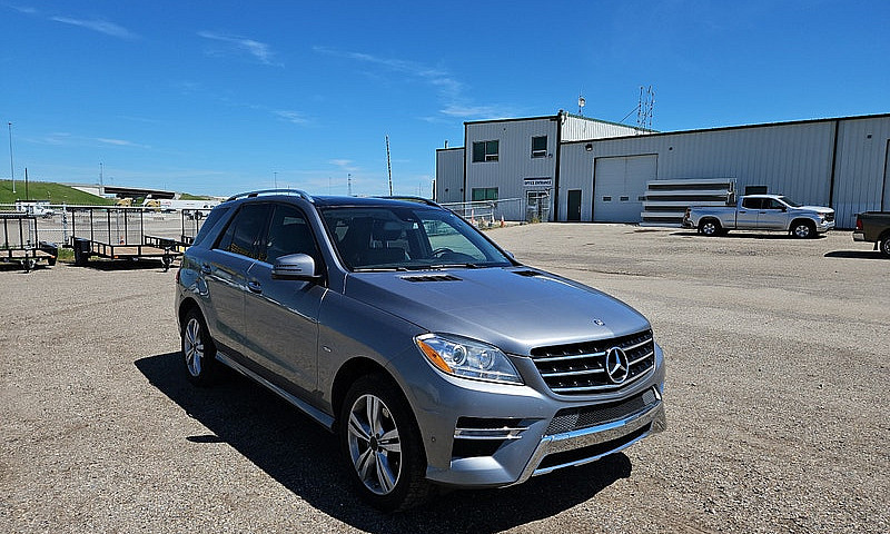 2012 Mercedes-Benz M...