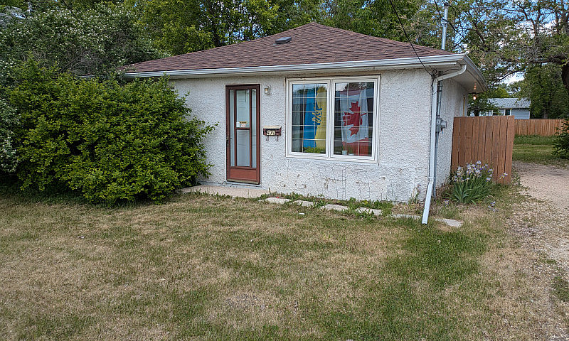 Cozy 2 Br Home...
