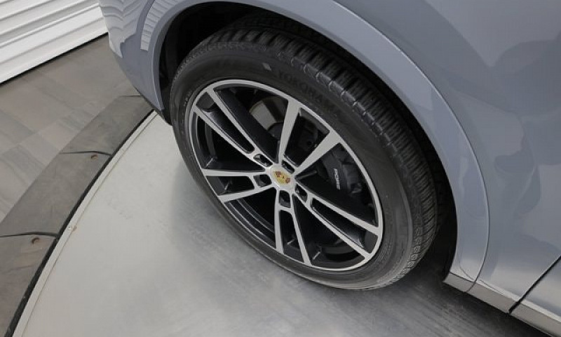 2024 Porsche Cayenne...