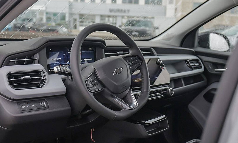 2027 Chevrolet Bolt ...