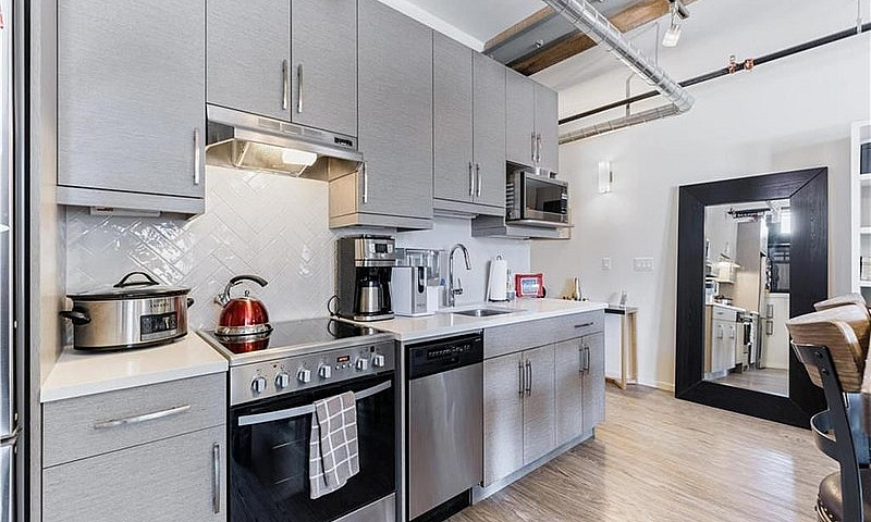 505-139 Market Avenu...