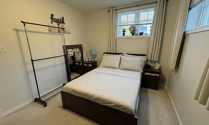 Bright 2 Bedroom Low...