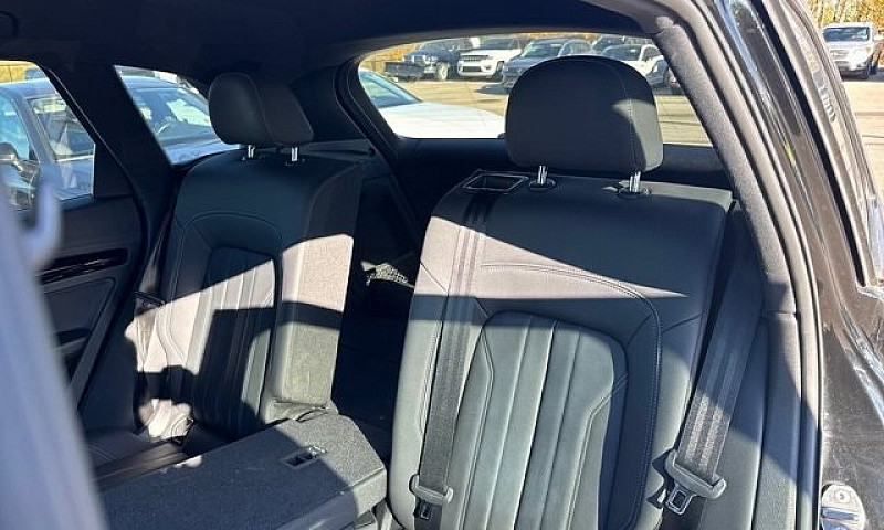 2023 Audi Q5 Komfort...