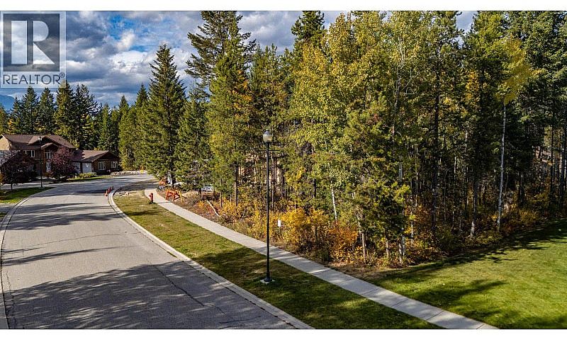 1520 Quartz Crescent...