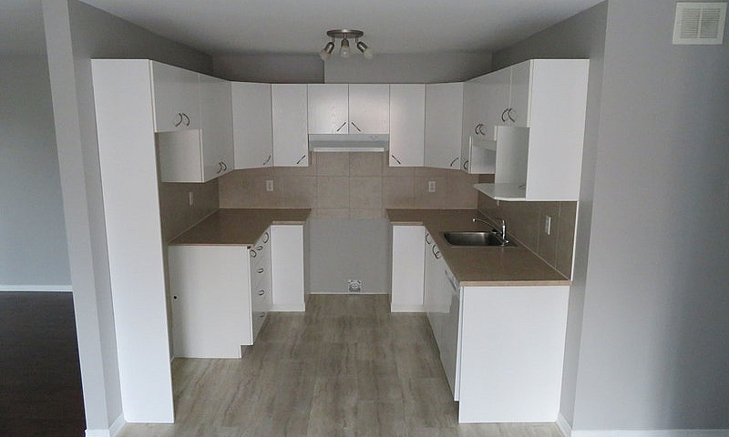 3 Bedroom Plateau - ...