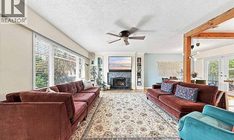 1617 Stella Place Po...