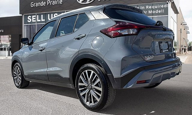 2024 Nissan Kicks Sv...