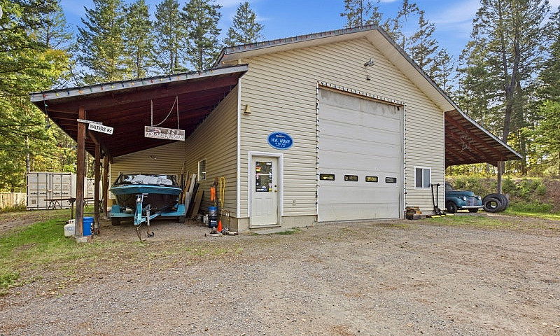 523 Tamarack Road, W...