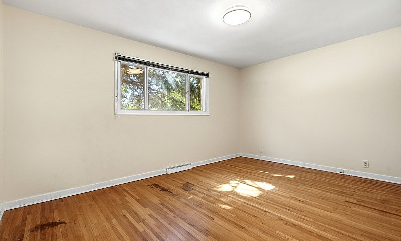 Spacious 4-Level Spl...