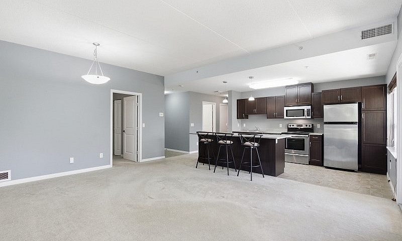 1000+ Sqft 2Bdrm 2Bt...