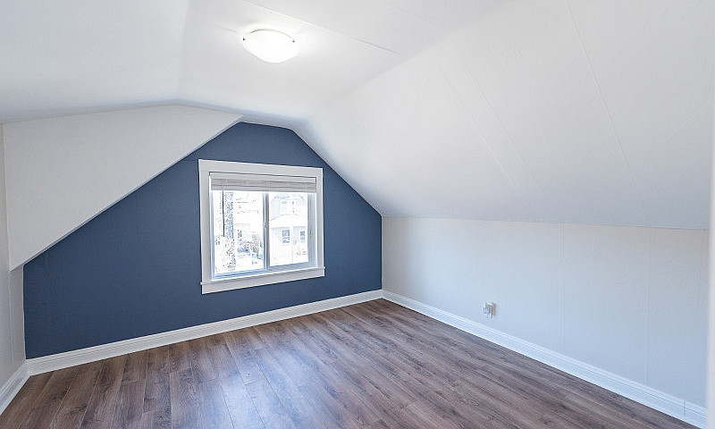 Straight & Solid 3Bd...