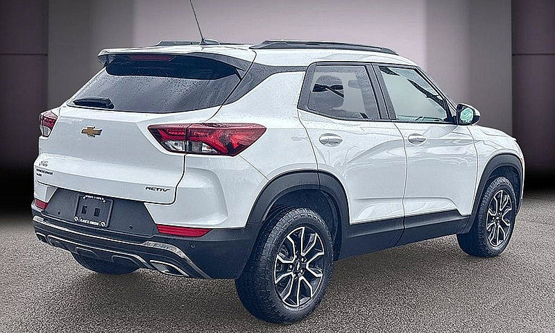 2023 Chevrolet Trail...