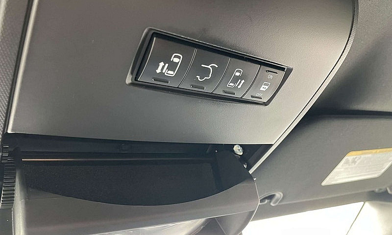 2015 Chrysler Town &...