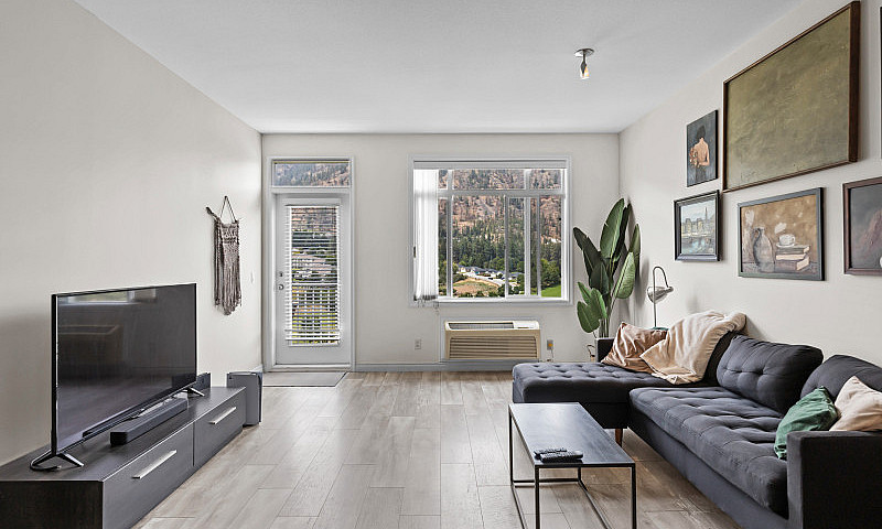 Spacious Condo With ...