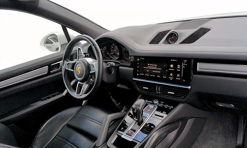 2023 Porsche Cayenne...