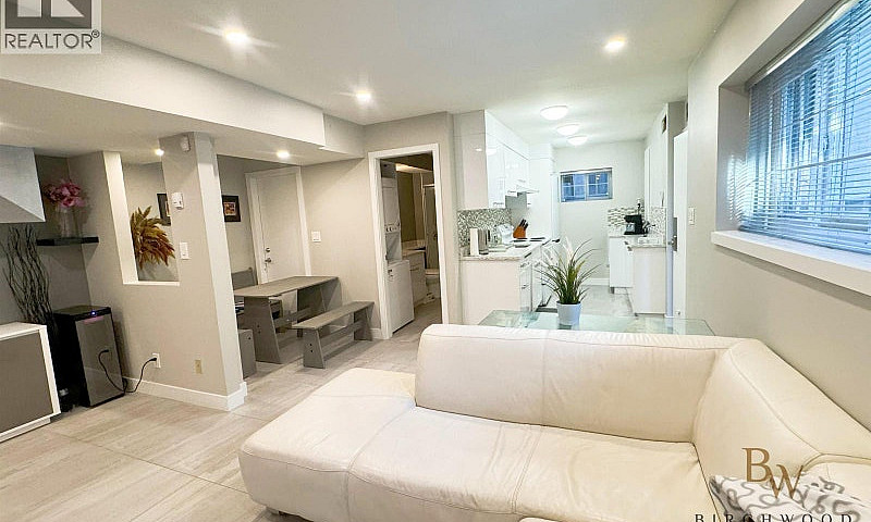 Lower 1328 Nanton Av...