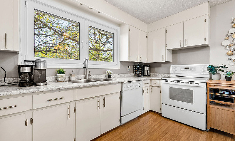 Open House, Saturday...