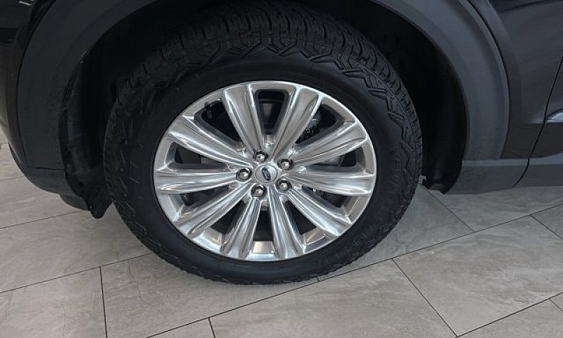 2021 Ford Explorer L...