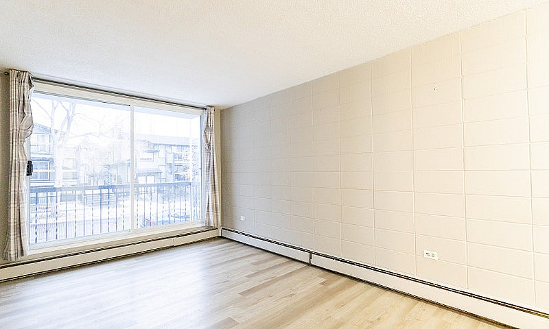Tuxedo Park Apartmen...
