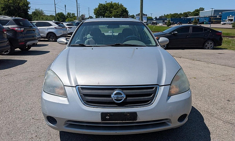 2003 Nissan Altima 4...