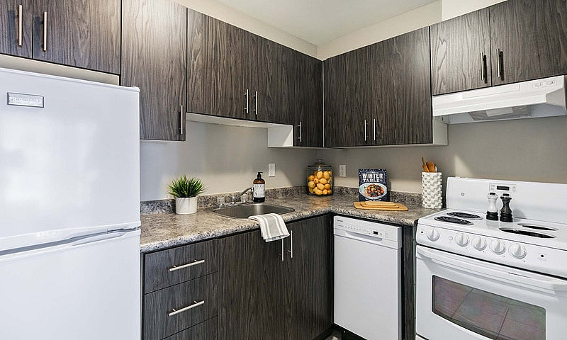 Spacious & Bright On...