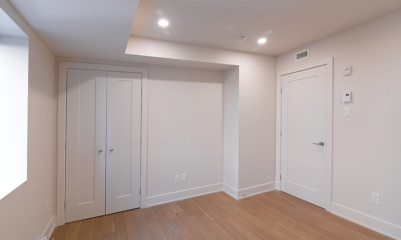 Fully Renovated 2-Be...