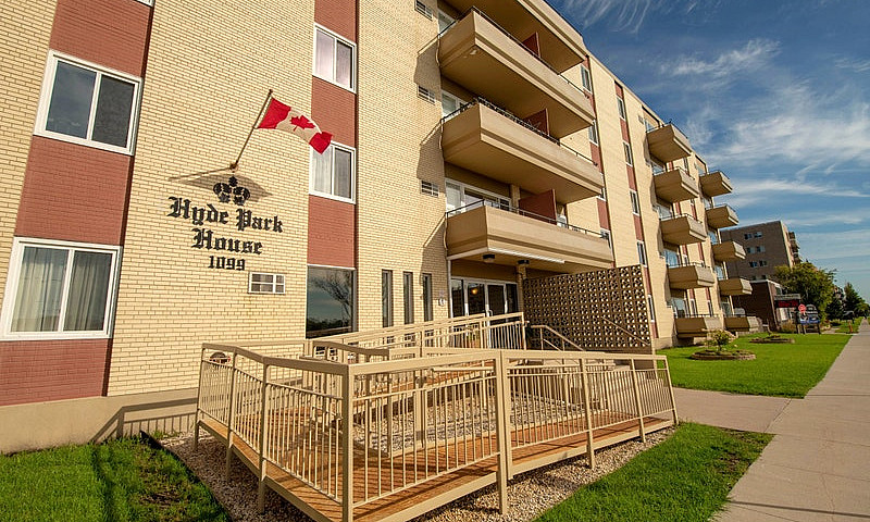 One-Bedroom Near Gra...