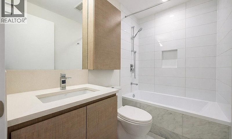 3903 2186 Gilmore Av...
