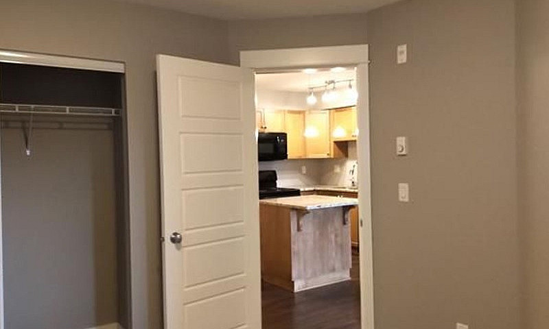 Condo Near Shops & E...