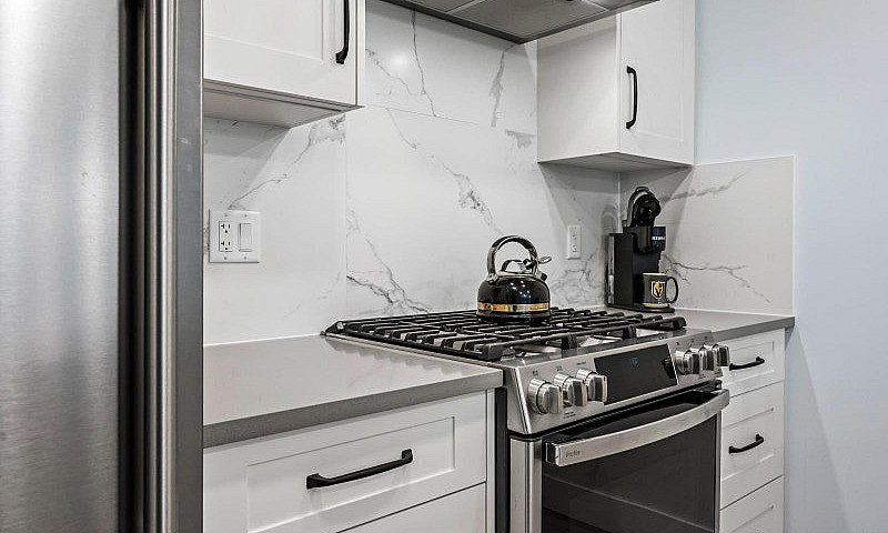 608 120 Esplanade Av...