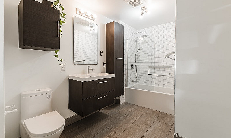 Superbe Condo Au Rdc...