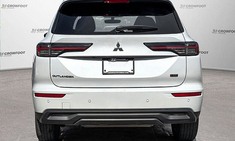2025 Mitsubishi Outl...