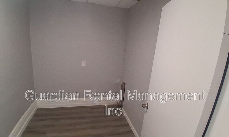2 Bedroom + Den, 1 B...