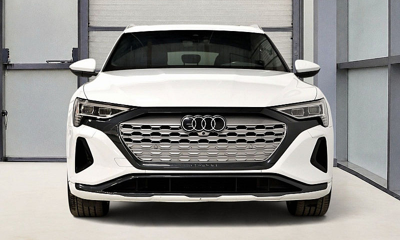 2024 Audi Q8 E-Tron ...