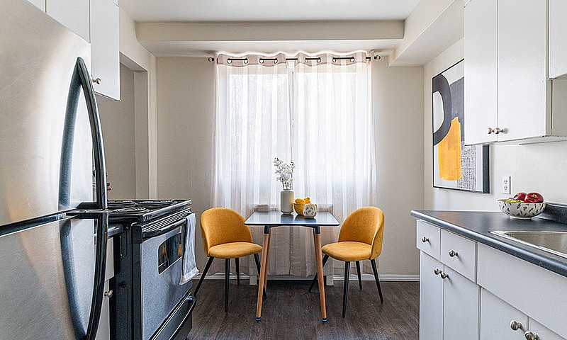 Apartment For Rent: ...