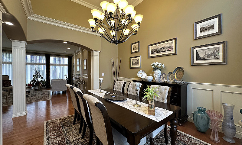 Exceptional Luxury H...