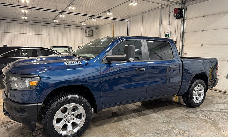 2023 Ram 1500 Crew C...