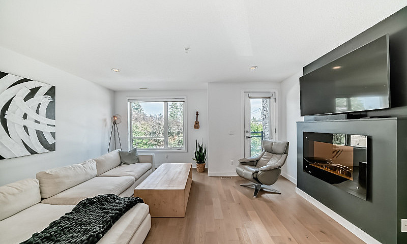 Modern 2 Bed 3 Bath ...