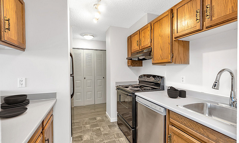 2 Bedroom - 9649 94 ...