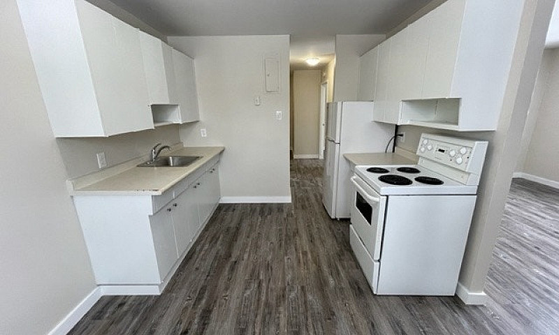 701 Wellington Ave -...