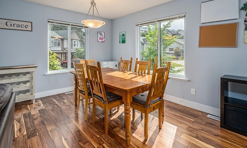 35452 Strathcona Cou...