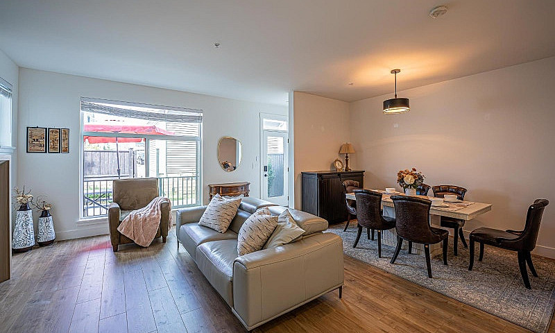 7565 197 Street Lang...