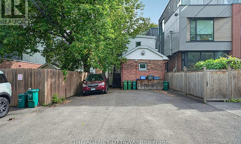64 Bayswater Avenue ...