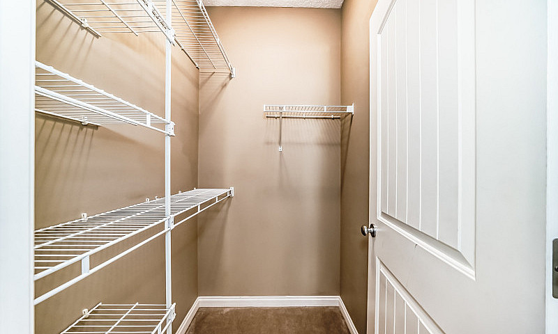 Spacious Corner Unit...