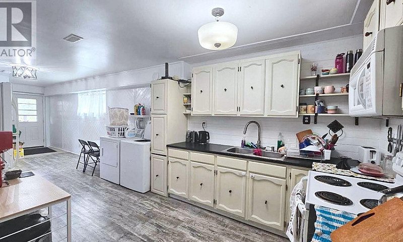 21 Duncan Avenue Fru...